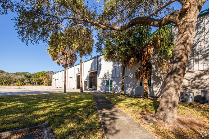 More Photos Of 1500 Independence Blvd, Sarasota Warehouse For Lease
