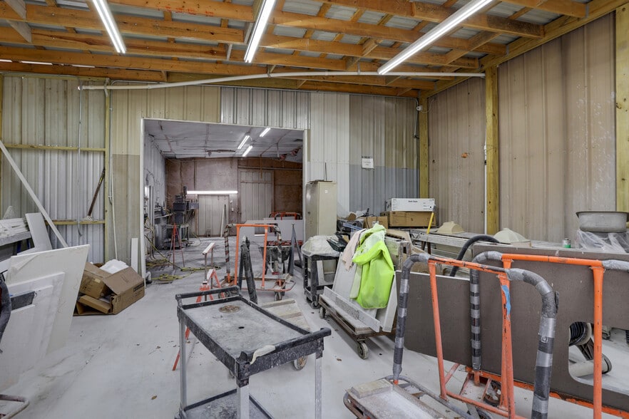 More Photos Of 1385 English St NW, Atlanta Warehouse For Sale