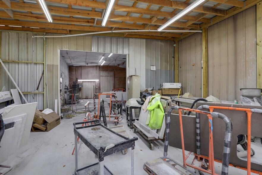 More Photos Of 1385 English St NW, Atlanta Warehouse For Sale