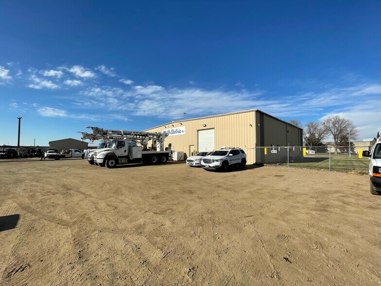 More Photos Of 701 E 48th St N, Sioux Falls Service For Sale