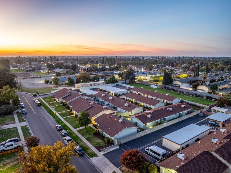 More Photos Of 3789 E Hampton Way, Fresno Apartments For Sale