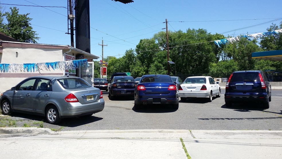 Primary Photo Of 750 Crescent Blvd, Woodlynne Auto Dealership For Lease