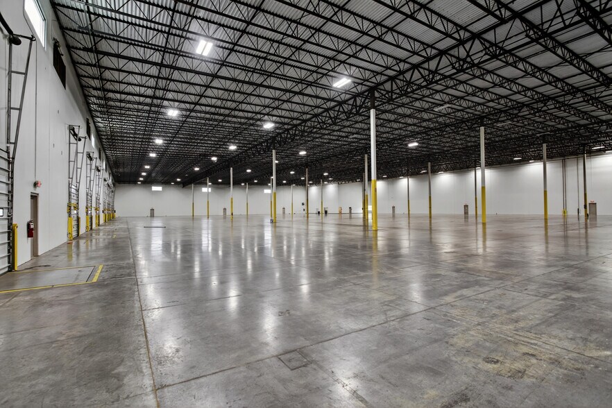 More Photos Of 421 Mason Rd, La Vergne Warehouse For Lease