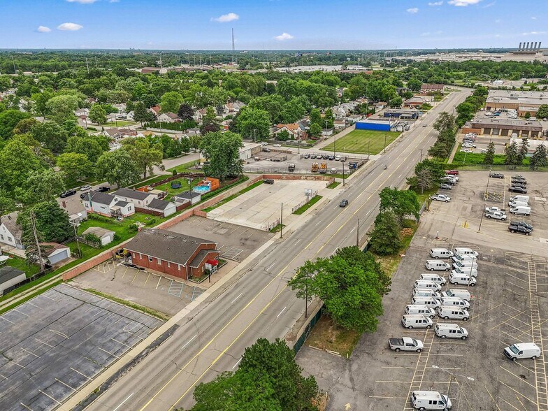 More Photos Of 17355 Allen Rd, Melvindale Freestanding For Sale