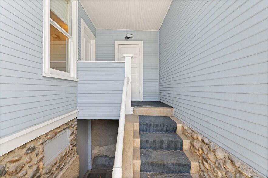 More Photos Of 503 W Palm Dr, Placentia Office Residential For Lease