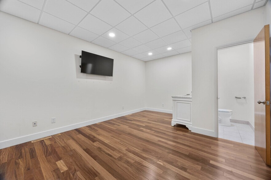 More Photos Of 61A Monroe Ave, Pittsford Office For Sale