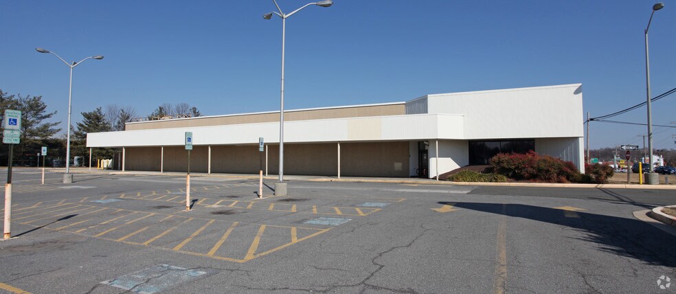 More Photos Of 3130 Solomons Island Rd, Edgewater Supermarket For Lease