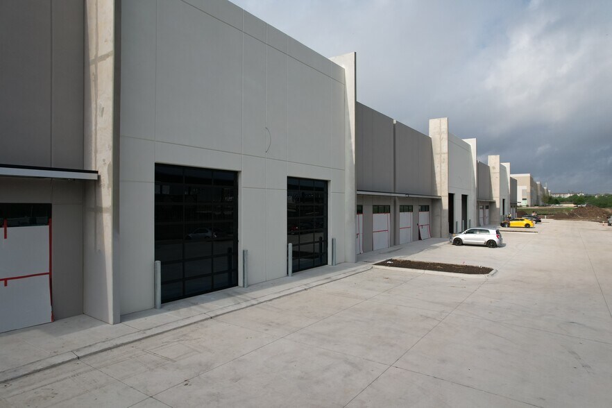 Primary Photo Of 19150 Marketplace Ave, Kyle Manufacturing For Lease