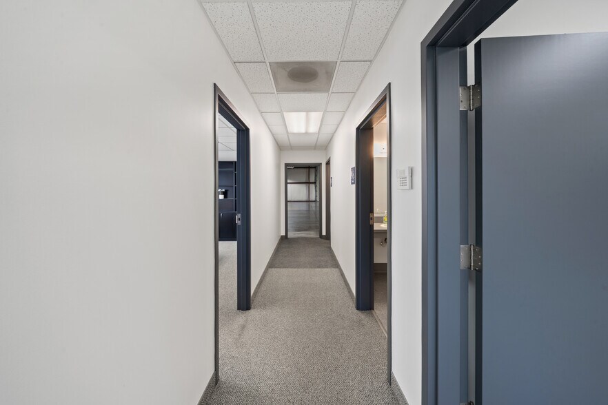 More Photos Of 13735 SW Galbreath Dr, Sherwood Warehouse For Lease