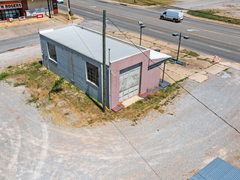 More Photos Of 801 S Green Ave, Purcell Auto Repair For Sale