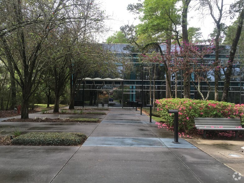 More Photos Of 2201 Lake Woodlands Dr, Spring Office For Lease
