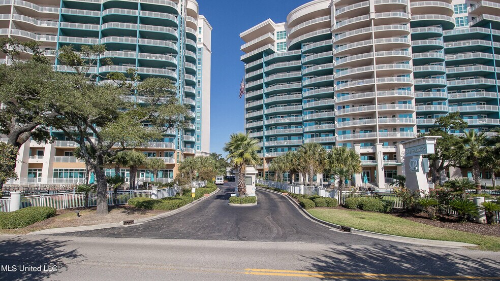 Primary Photo Of 2228-2230 Beach Dr, Gulfport Apartments For Lease