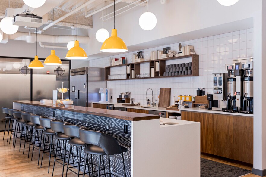 More Photos Of 111 W Illinois St, Chicago Office For Lease