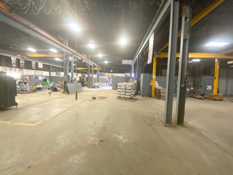 More Photos Of 191 Fontana Rd, Monroe Warehouse For Lease