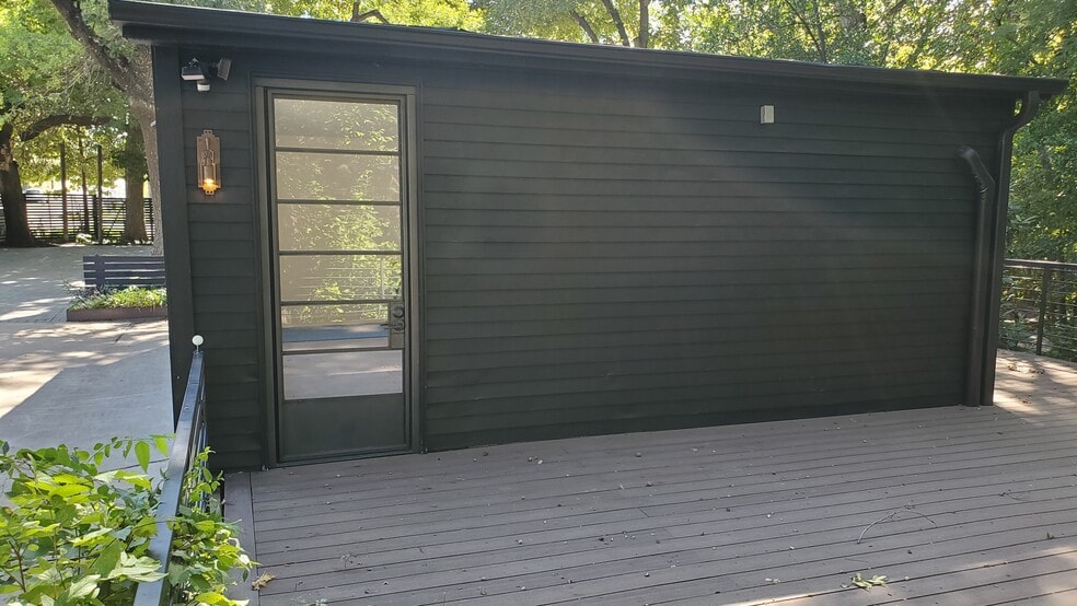 More Photos Of 1405 E 38th 1/2 St, Austin Office For Lease