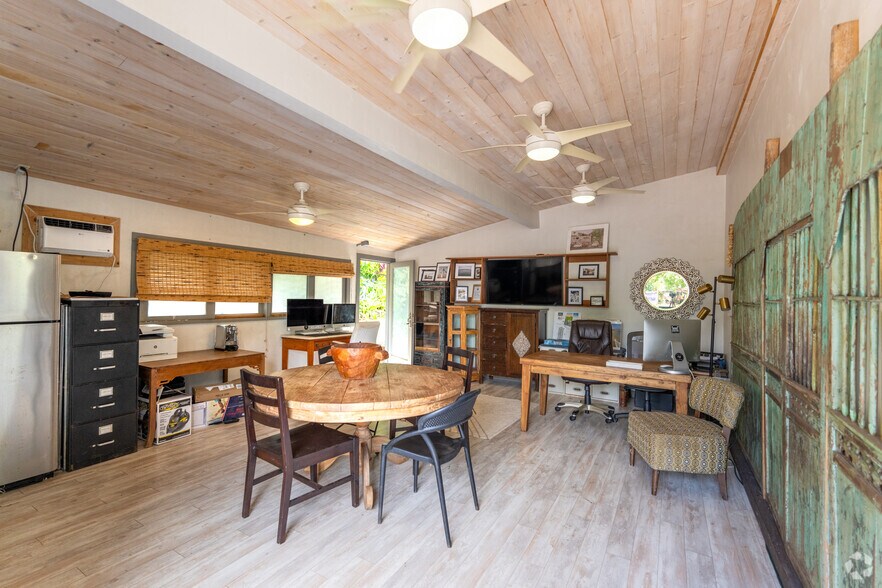 More Photos Of 65 Hana Hwy, Paia Restaurant For Lease
