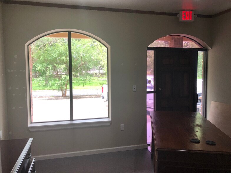 More Photos Of 3707 Fatta Dr, Dickinson Medical For Lease