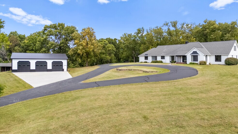 More Photos Of 1901 Moffet Rd, Saint Joseph Specialty For Sale