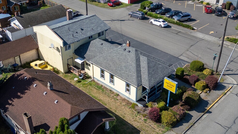 More Photos Of 2731 Meridian St, Bellingham General Retail For Sale