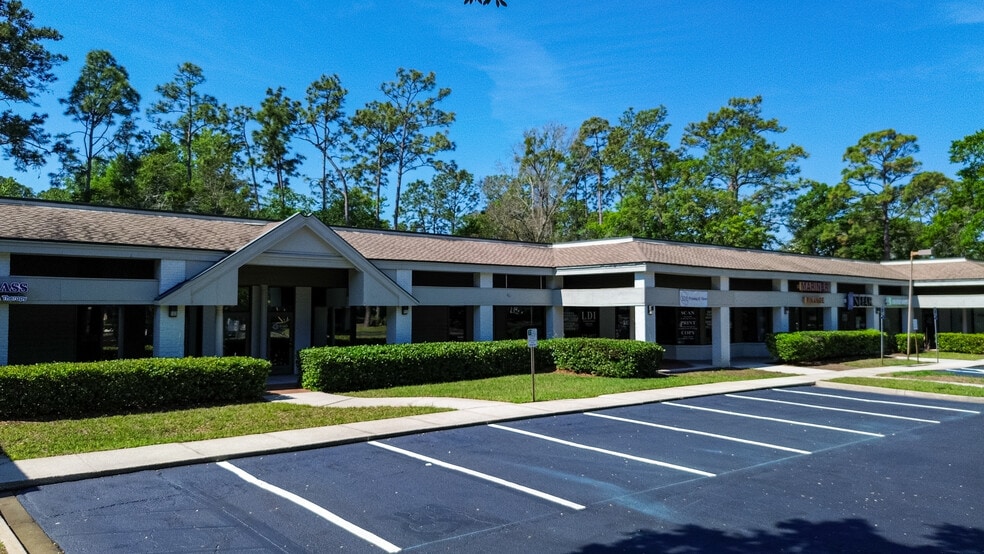 More Photos Of 550 Wells Rd, Orange Park Storefront For Sale