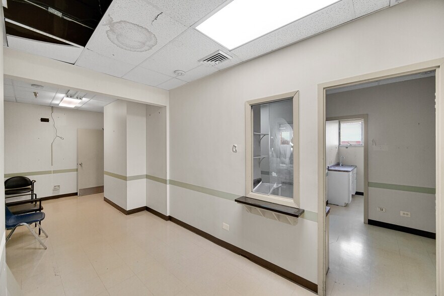 More Photos Of 5050 S State St, Chicago Office For Sale