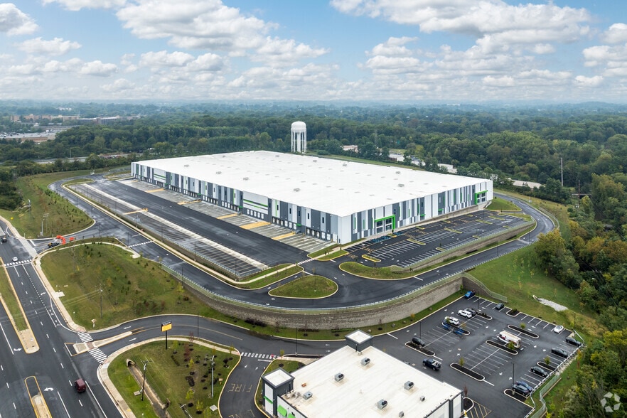 More Photos Of 333 Naamans Rd, Claymont Distribution For Sale