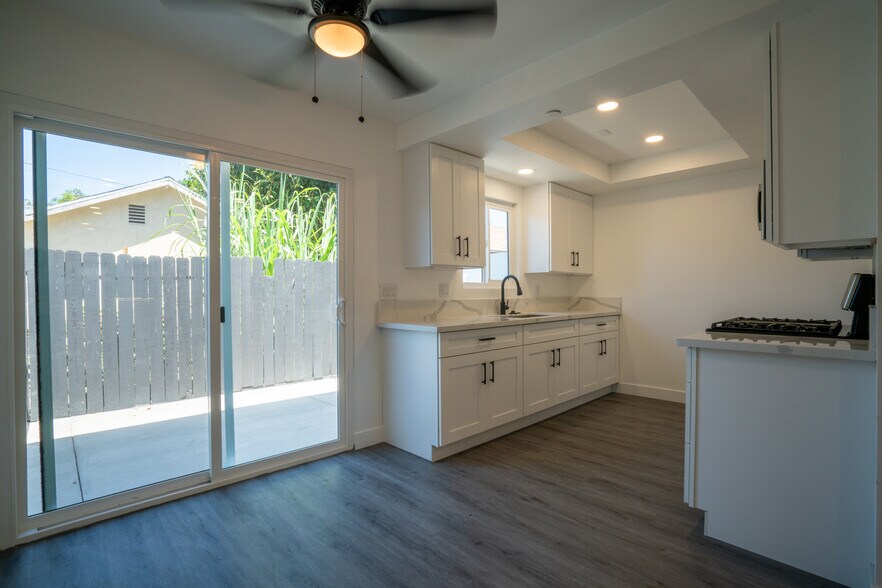 More Photos Of 810 S Flower St, Santa Ana Apartments For Sale