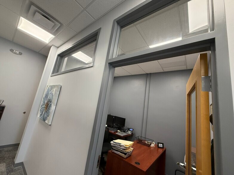 More Photos Of 2212 Murray Ave, Pittsburgh Office Residential For Lease