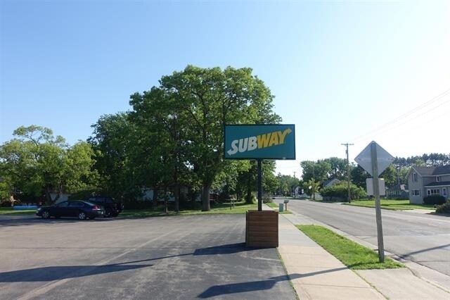 More Photos Of 945 Depot St, Manawa Fast Food For Sale