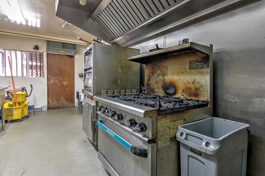 More Photos Of 54905 N Circle Dr, Idyllwild-Pine Cove Restaurant For Lease