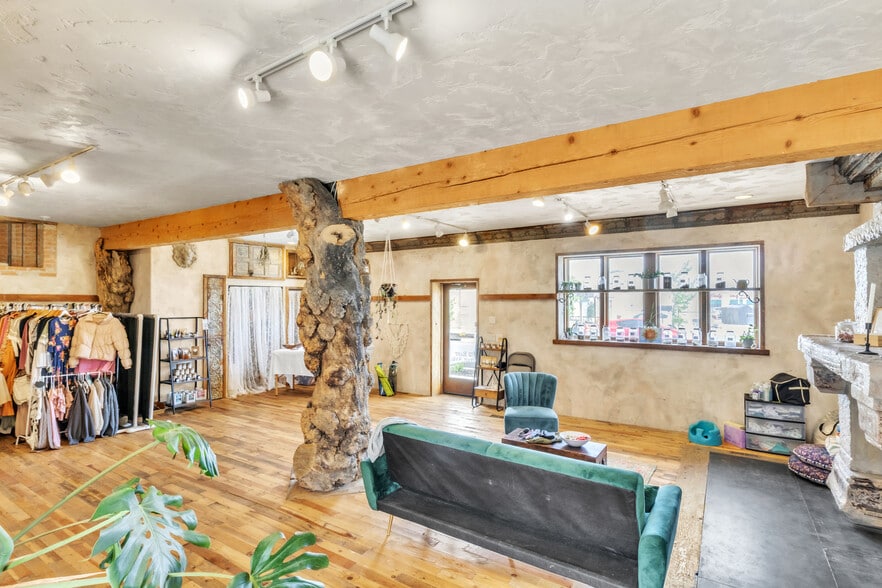 More Photos Of 32 E Utah Ave, Payson General Retail For Lease