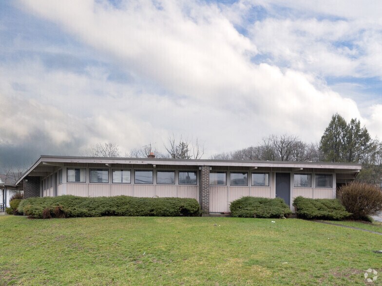 More Photos Of 191 Guy Park Ave, Amsterdam Medical For Sale