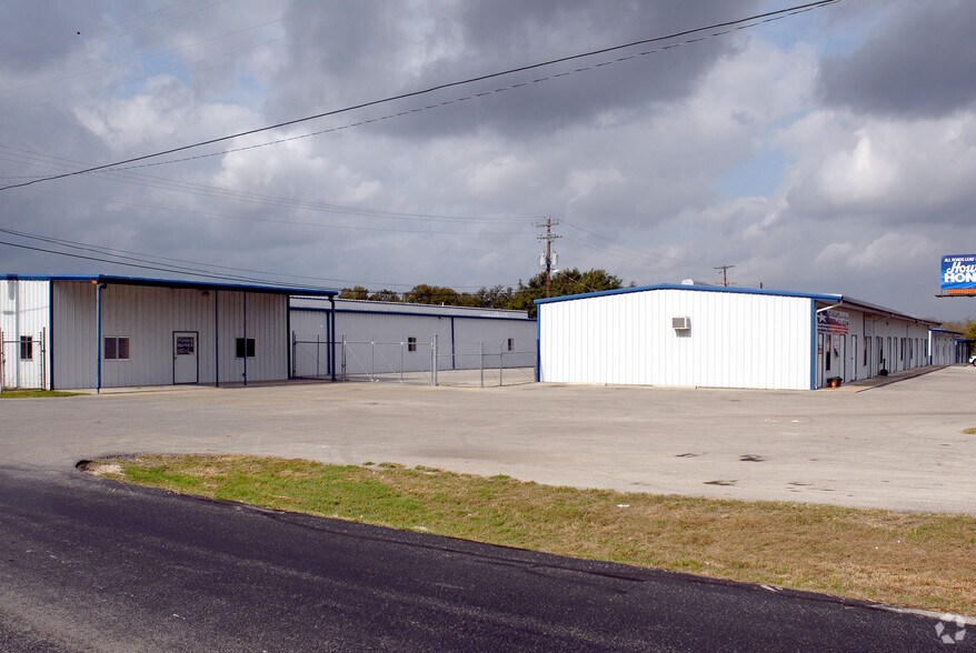Primary Photo Of 15725 W State Highway 29, Liberty Hill Self Storage For Lease