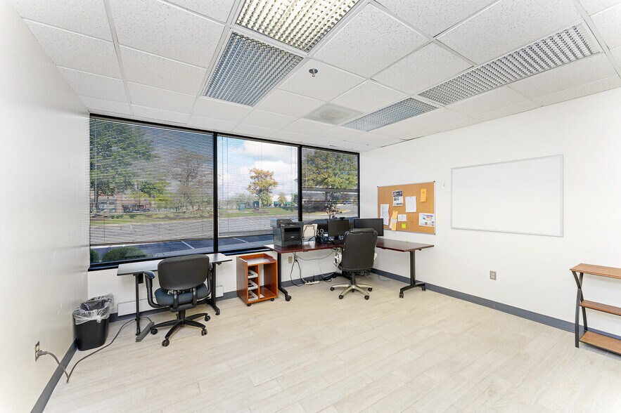 More Photos Of 14325 Willard Rd, Chantilly Office For Lease