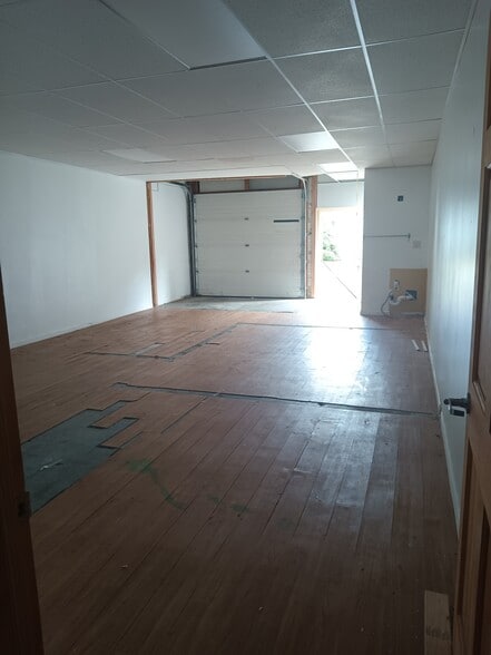 More Photos Of 351-357 W Sunrise Hwy, Freeport Storefront Retail Office For Lease
