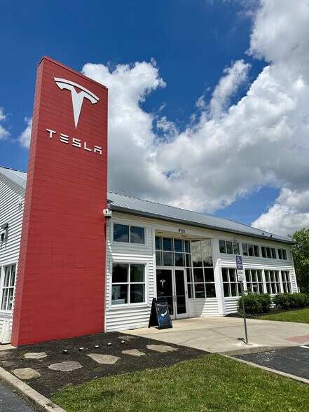 More Photos Of 9111 Blue Ash Rd, Cincinnati Freestanding For Lease