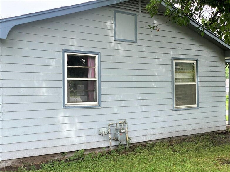 More Photos Of 204 W 5th St, Wellsville Apartments For Sale