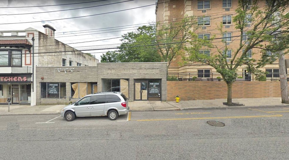 Primary Photo Of 245-249 Halstead Ave, Mamaroneck Storefront For Lease
