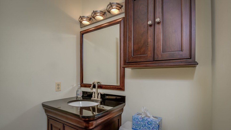 More Photos Of 8361-8379 Cherry Ln, Laurel Medical For Sale