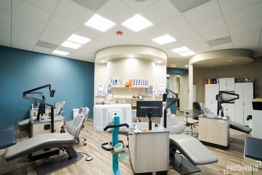 More Photos Of 530 Running W Dr, Gillette Healthcare For Sale