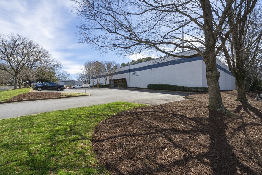 More Photos Of 3062 Kingston Ct SE, Marietta Distribution For Lease