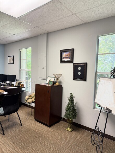 More Photos Of 12342 Tamiami Trl, Naples Office For Lease
