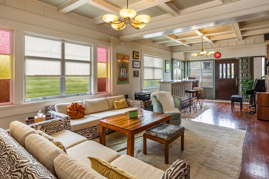 More Photos Of 1231 Abbot Kinney Blvd, Venice General Retail For Lease