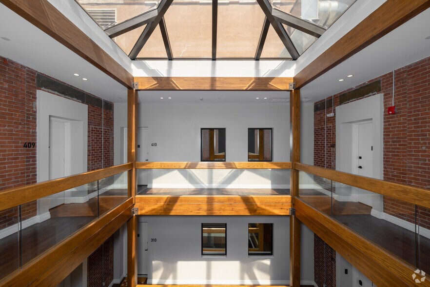 More Photos Of 105 Court St, New Haven Apartments For Lease