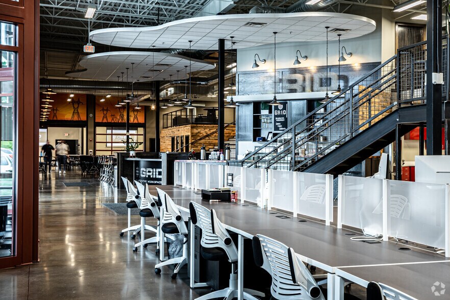 More Photos Of 12022 Blue Valley Pky, Overland Park Coworking Space