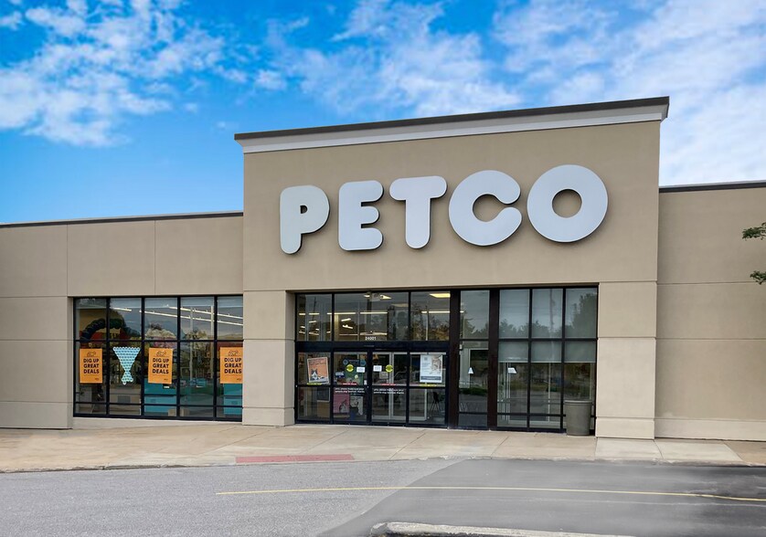 More Photos Of 24055-24295 Chagrin Blvd, Beachwood Unknown For Sale