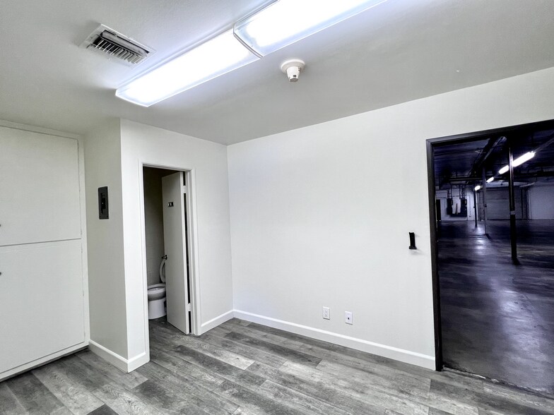 More Photos Of 144 E Santa Clara St, Arcadia Warehouse For Lease