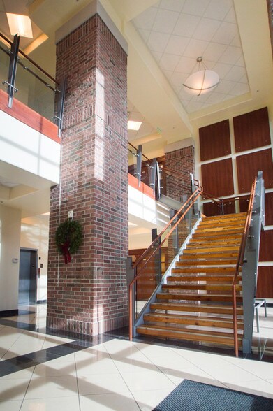 More Photos Of 233 S Pleasant Grove Blvd, Pleasant Grove Office For Sale