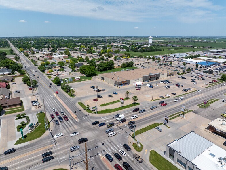 More Photos Of 221 W 39th St, Kearney General Retail For Sale