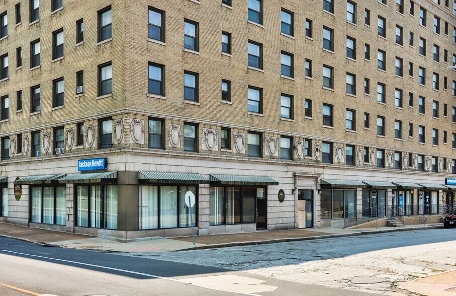 More Photos Of 3620-3630 N Spring Ave, Saint Louis Storefront For Lease